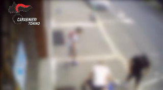 Rapine a coetanei in strada a Torino, individuati due minori